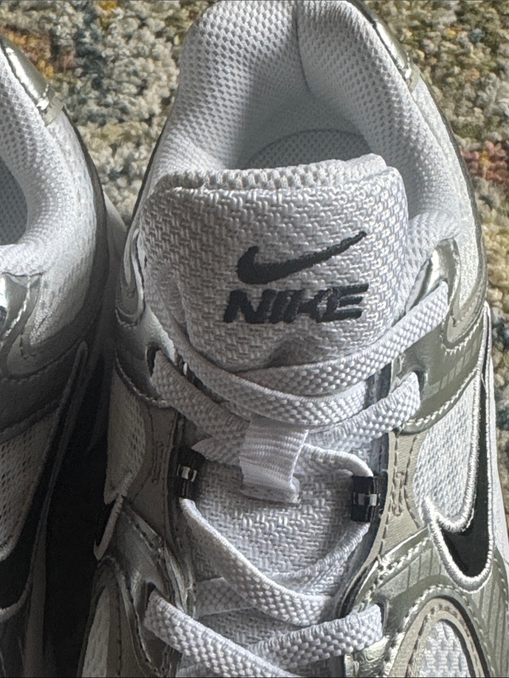 NIKE V5 RNR BOYS TENNIS SHOES IN SZ 3Y…WORN ONCE…LIKE NEW! WHITE/VAST GREY! - Picture 6 of 6